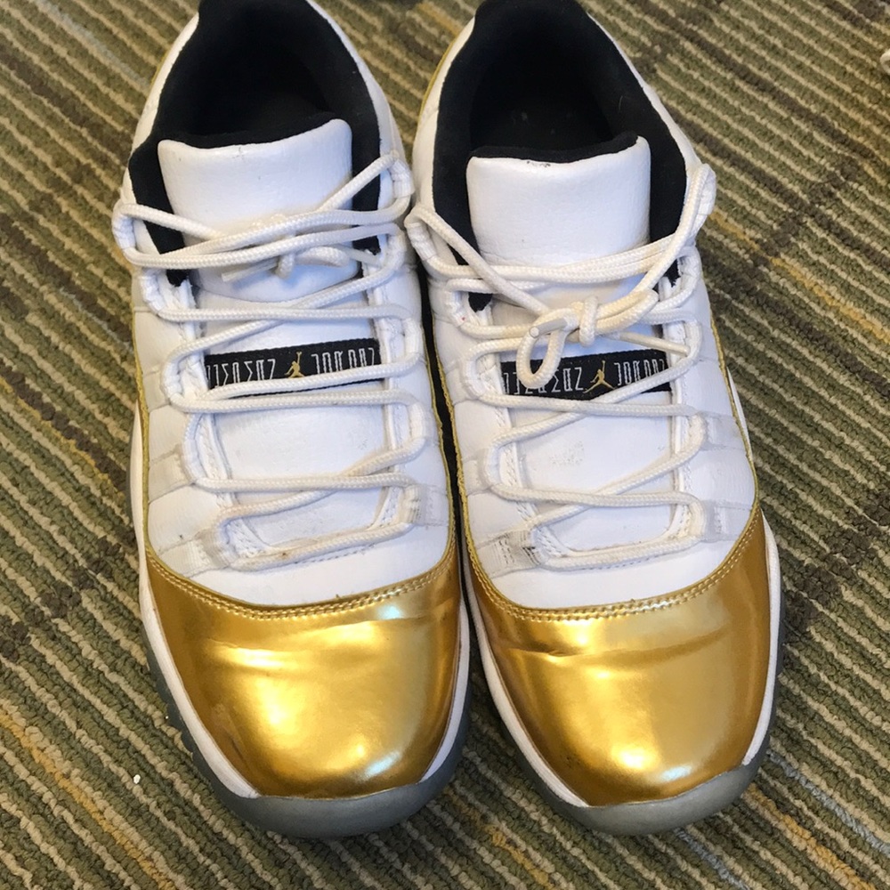 Air Jordan 11 Retro Low GS “Closing Ceremony”